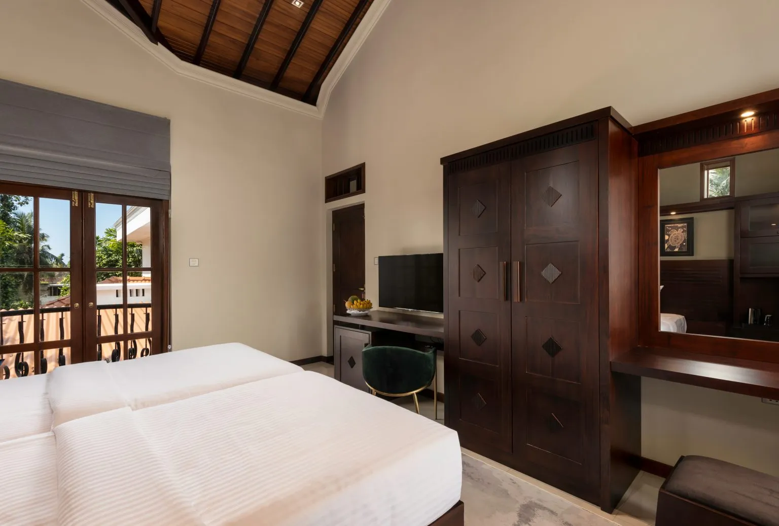 Rooms & Suites
