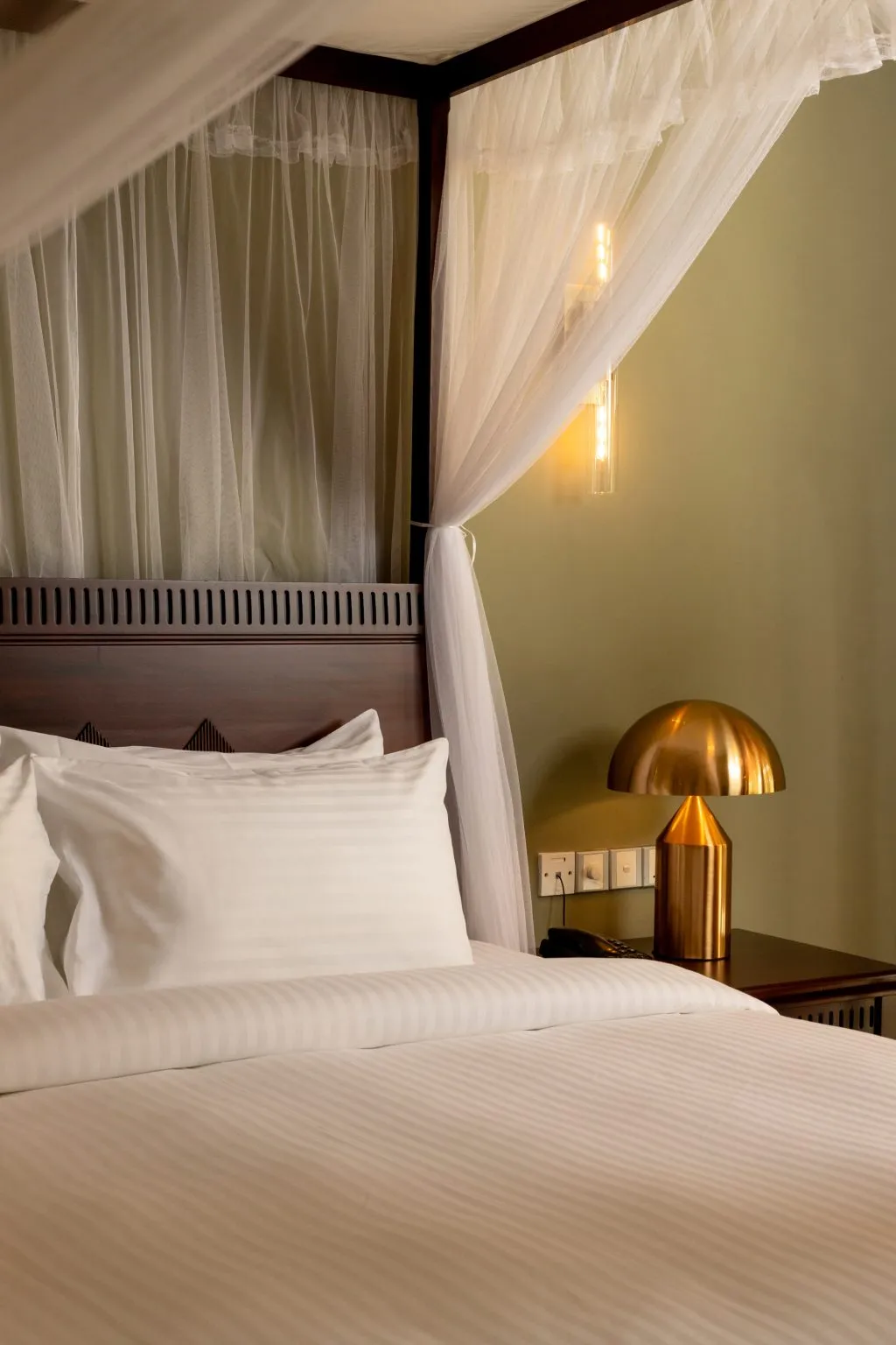 Rooms & Suites