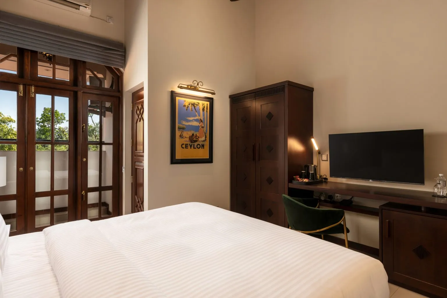 Rooms & Suites