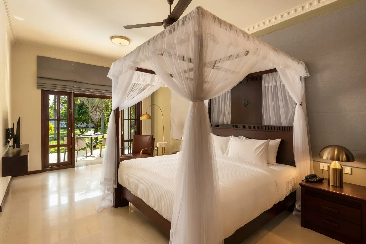Rooms & Suites